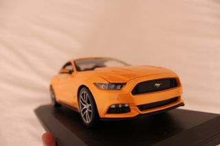 Ford Mustang GT 2015. Escala 1:18.
