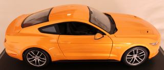 Ford Mustang GT 2015. Escala 1:18.