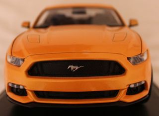 Ford Mustang GT 2015. Escala 1:18.