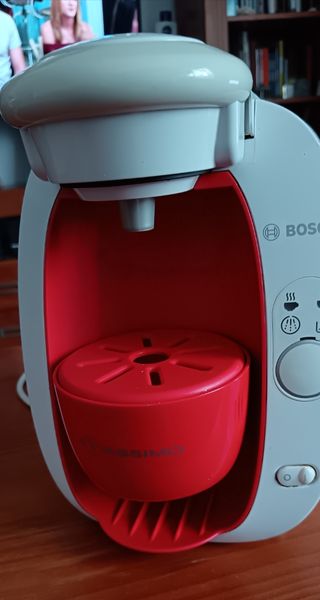 Cafetera Bosch Tassimo roja