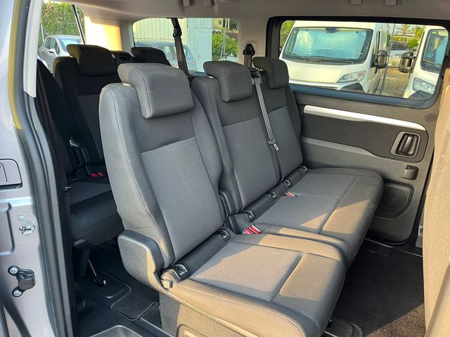 Peugeot Traveller 2023