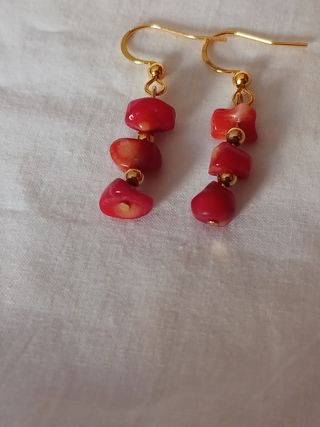 Pulsera y pendientes coral rojo. Hipoalergenicos.
