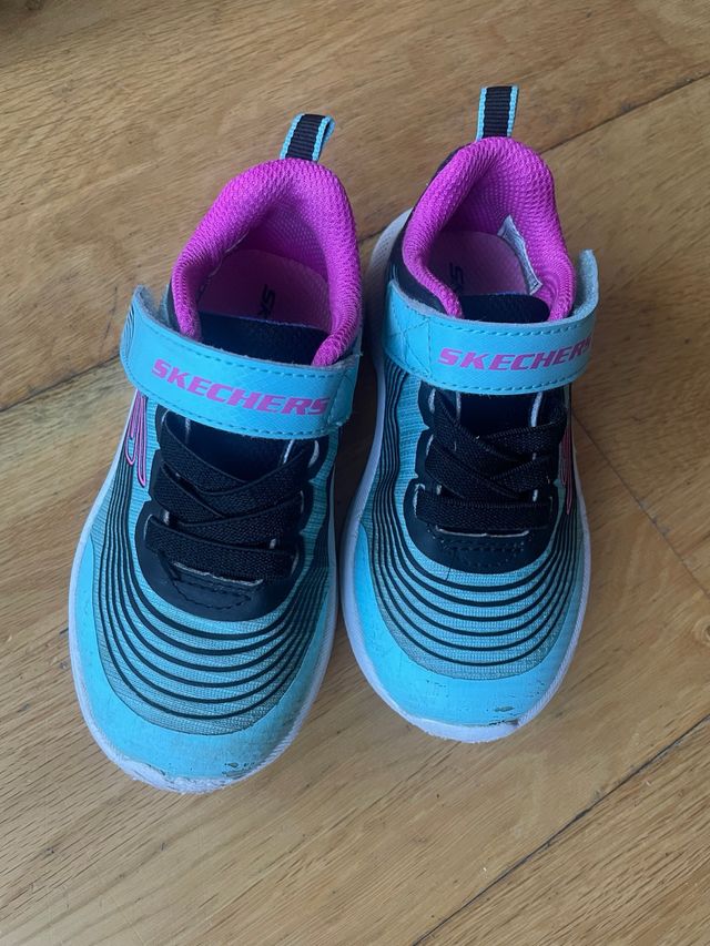 Zapatillas Skechers niña, talla 24