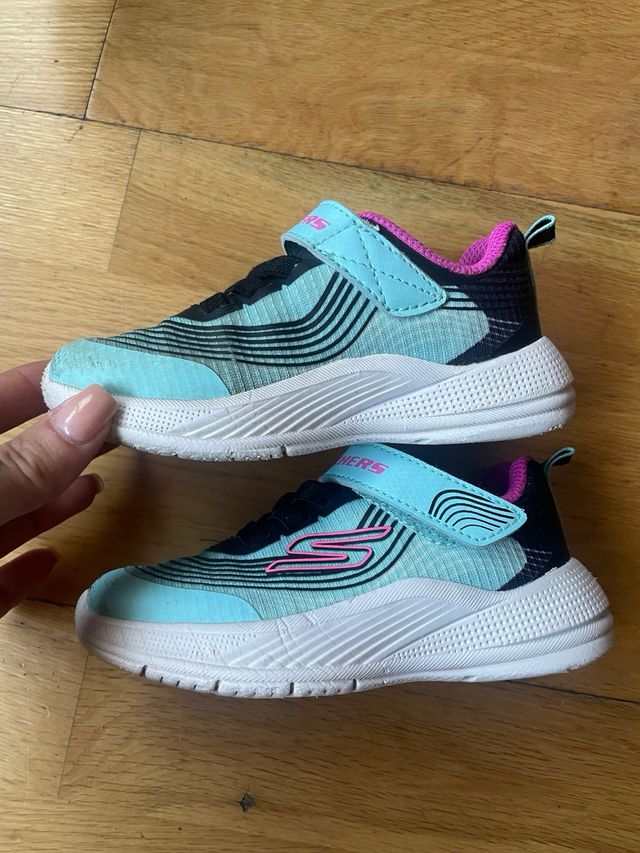 Zapatillas Skechers niña, talla 24