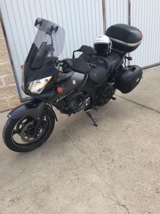 Suzuki V-Strom DL650 - Moto