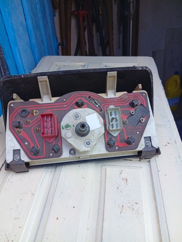 Velocímetro SEAT 133 clásico