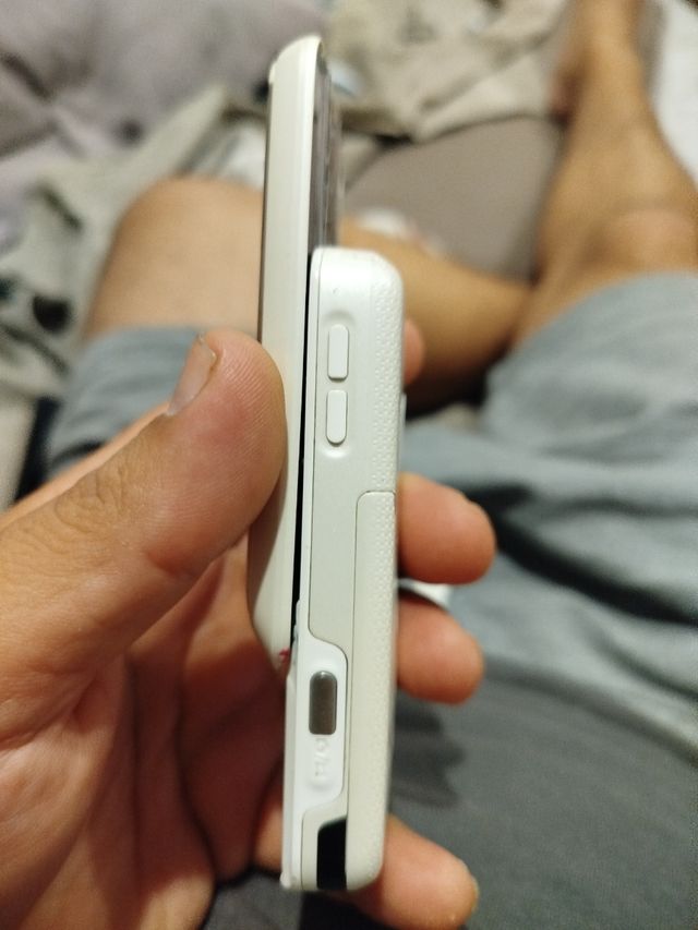 Sony Ericsson W850 - Blanco/Dorado