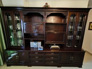 Mueble de salón antiguo de madera 