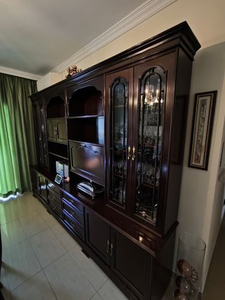 Mueble de salón antiguo de madera 