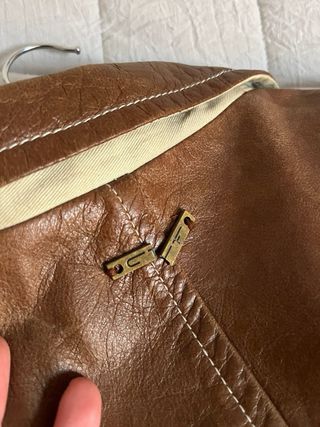 Cazadora cuero Cortefiel marrón