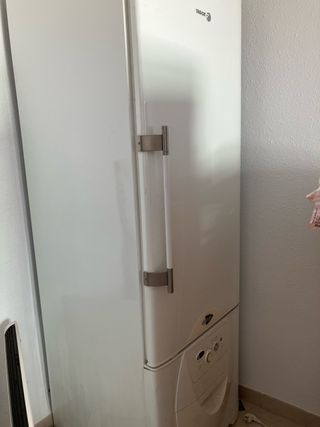 Secadora planchadora de ropa Fagor