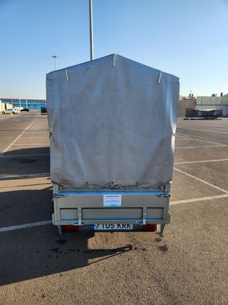 Remolque ligero con lona