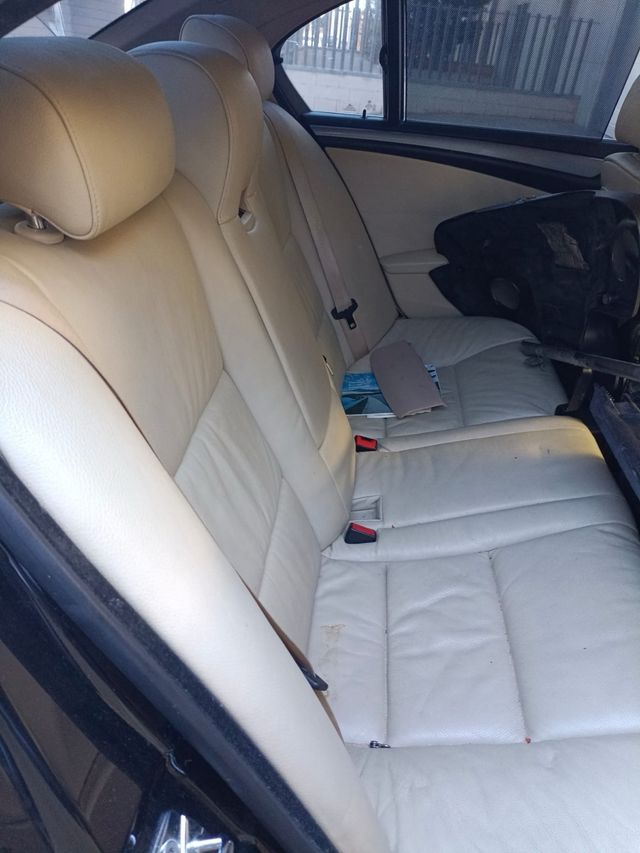 COCHE COMPLETO. sin motor , sin caja de cambios