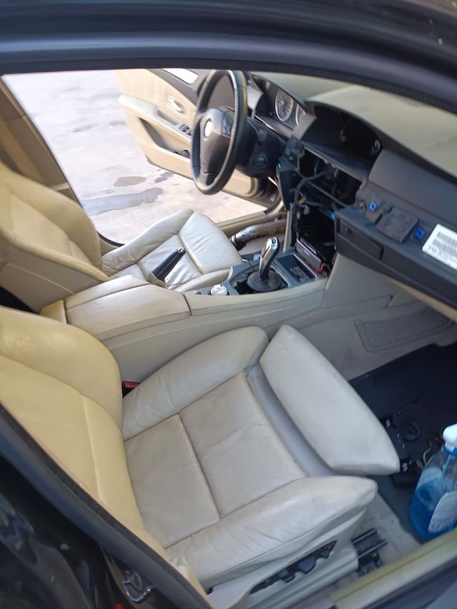 COCHE COMPLETO. sin motor , sin caja de cambios