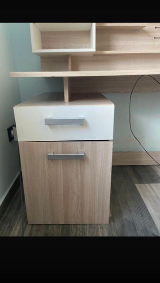 Escritorio Malicia 122x123x60cm