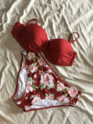 Bañador rojo - Bikini floral