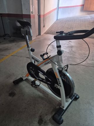 Bicicleta spinning Jet Bike