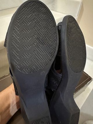 Sandalias azules efecto serpiente