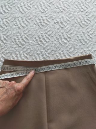 Falda midi Mango beige