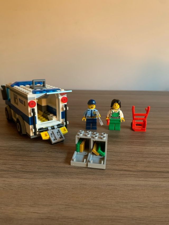 Lego City 60142: furgoneta policía