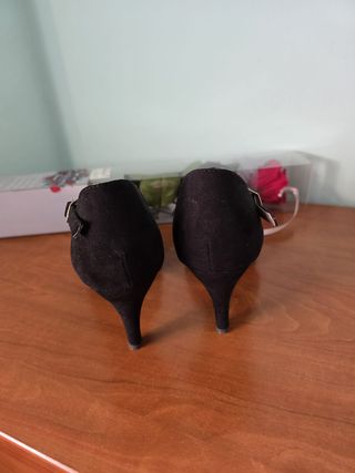 SANDALIAS NÚMERO 37. MARCA XTI 