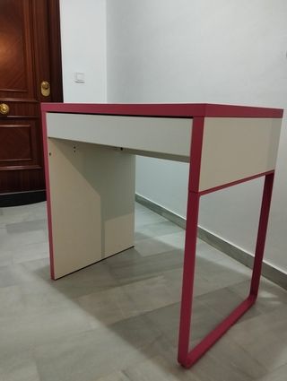 Mesa escritorio infantil rosa-blanca