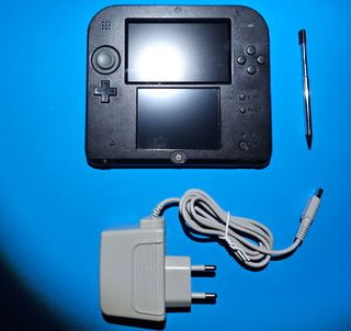 Nintendo 2DS (3DS) + Accesorios