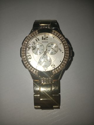 Reloj Guess dorado mujer