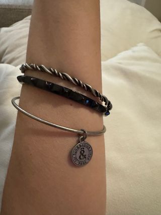 Pulsera 3 en 1 Fun&Basics plateada sin estrenar