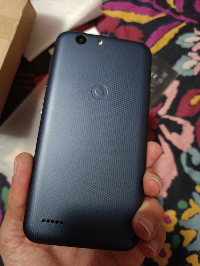 Vodafone Smart E8 - móvil negro nuevo