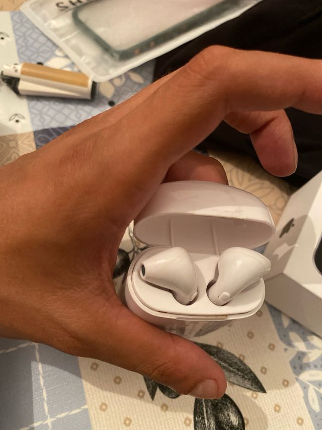 Auriculares inalámbricos earSOUNDD blancos