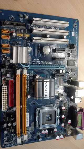 Placa base Gigabyte GA-P31-S3G