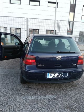 Volkswagen Golf 2001
