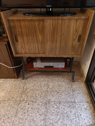 Mueble TV madera marrón