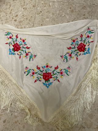 Traje gitana rojo: 2 mantones y zapatos