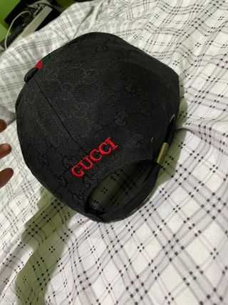 Gorra Gucci - Negra y Roja