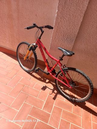 Bicicleta Btwin Rockrider 24