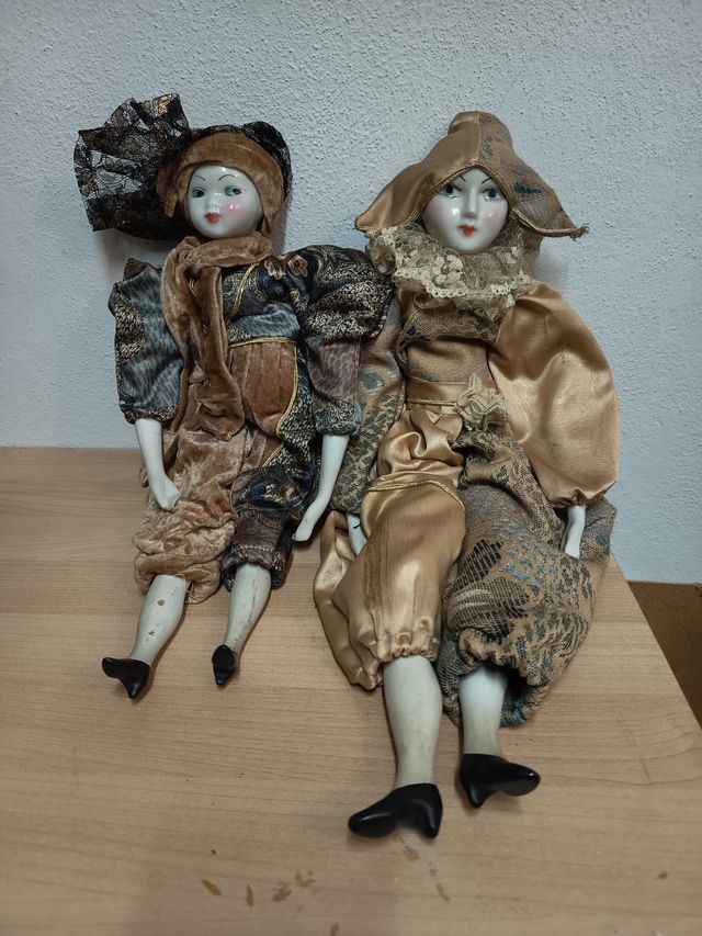 Pareja de muñecas porcelana Ramón Inglés, escultor