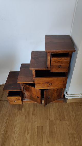Cajonera de madera-escalones