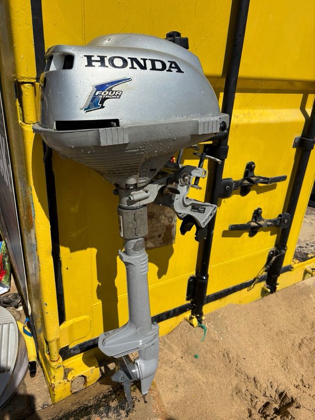 Embarcacion Whaly 210