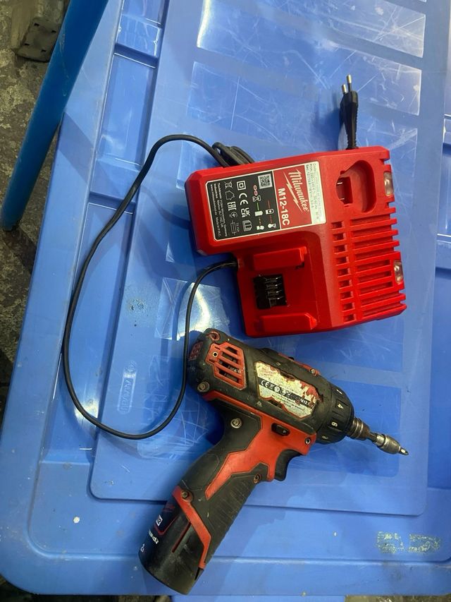 Atornillador Milwaukee