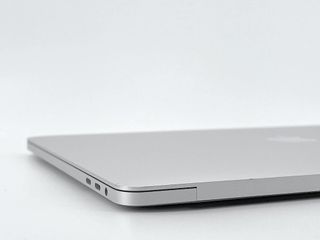 MacBook Pro 13" (2016) Intel Core i5 2.9GHz 2 núcleos - SSD 256GB - 16GB RAM  - Plata