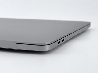 MacBook Pro 13" (2019) Intel Core i5 2.4GHz 4 núcleos - SSD 512GB - 8GB RAM