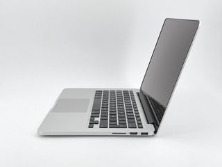 MacBook Pro 13" Intel Core i5 2.6GHz 2 núcleos - SSD 256GB - 8GB RAM