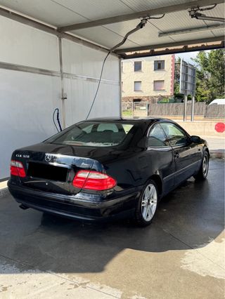 Mercedes-Benz  CLK E320