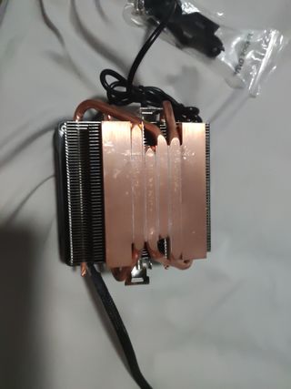 Disipador AMD Wraith RGB - Enfriador para CPU