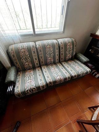Sofá vintage con sillones 