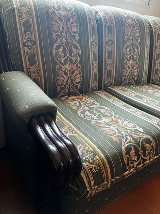 Sofá vintage con sillones 