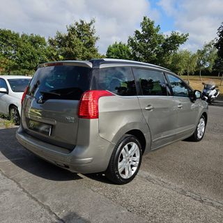 PEUGEOT 5008 Access 1.6 HDI 115 FAP
