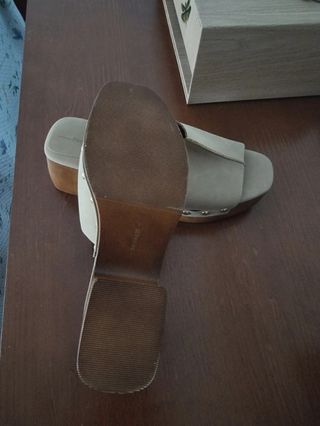 Cuñas beige verano
